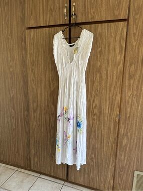 Lotus Traders White Floral V-Neck Maxi Dress 100% Rayon